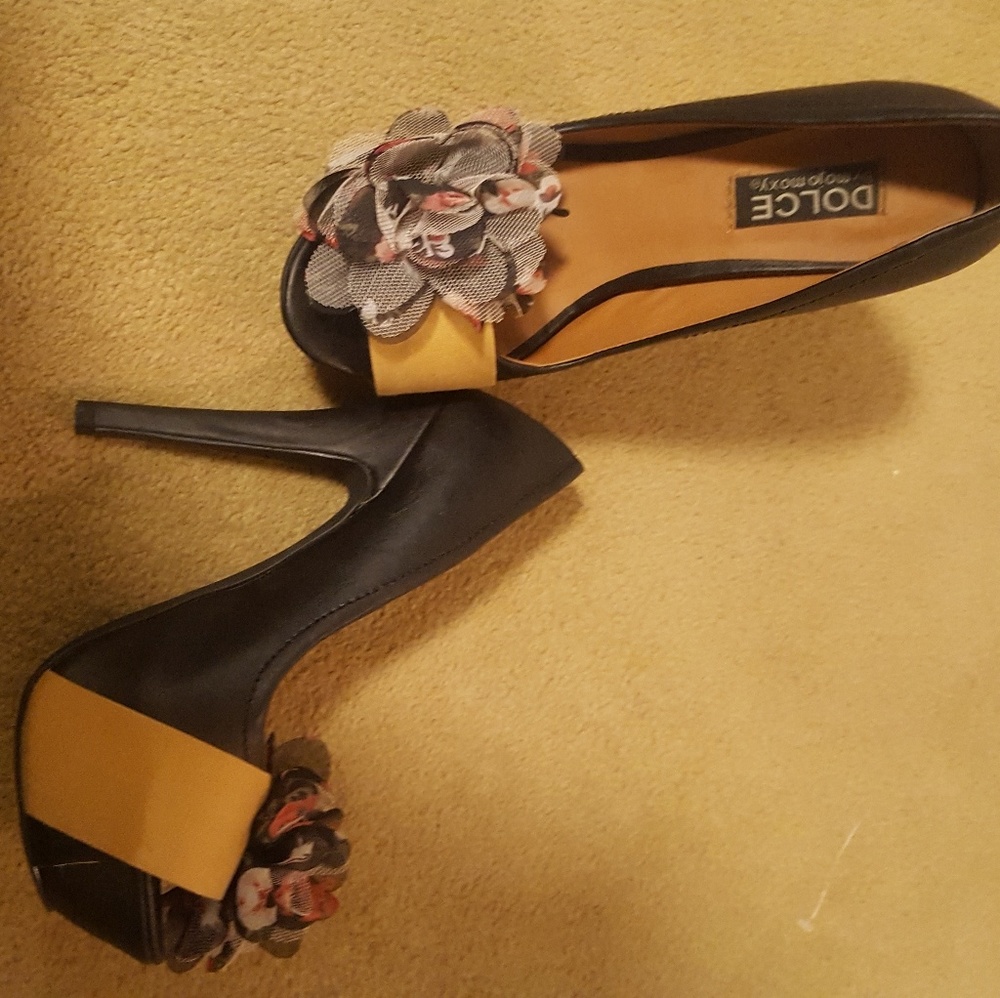Platform High Heel with flower